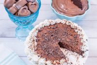 Chocolate Cheesecake Fat Bombs: Cake, Frozen Treats & Mousse Variations