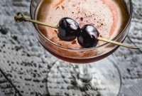 Classic Manhattan Cocktail Recipe: How to Make the Perfect Drink