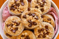 Fluffy Oatmeal Muffins with Cinnamon and Raisins