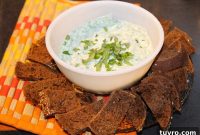 Creamy Spinach Yogurt Dip: Lighter Recipe with Greek Yogurt