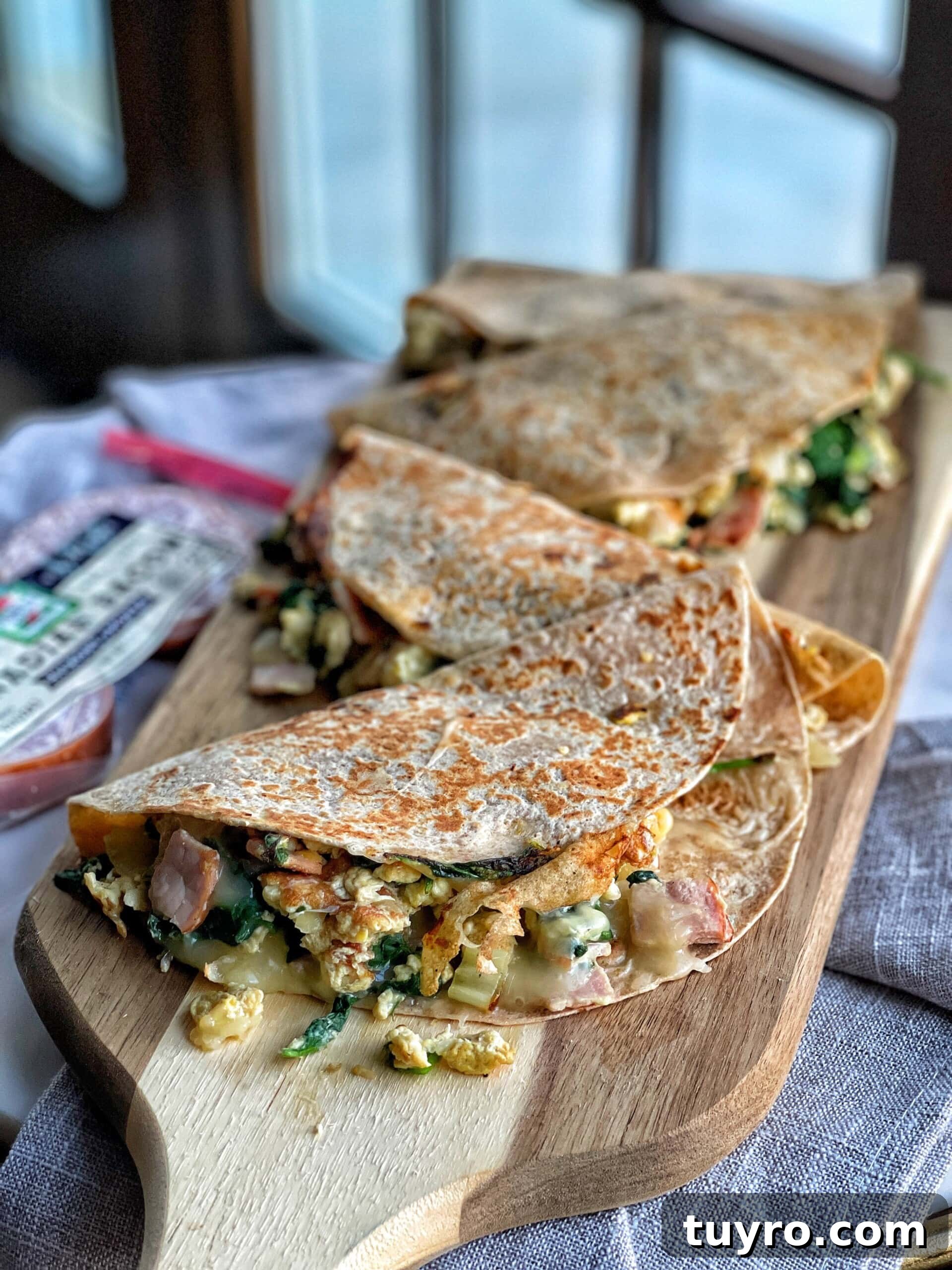 Spinach and Canadian Bacon Brunch Wraps with Greek Yogurt Spread 10 brunch wraps with canadian bacon and spinach