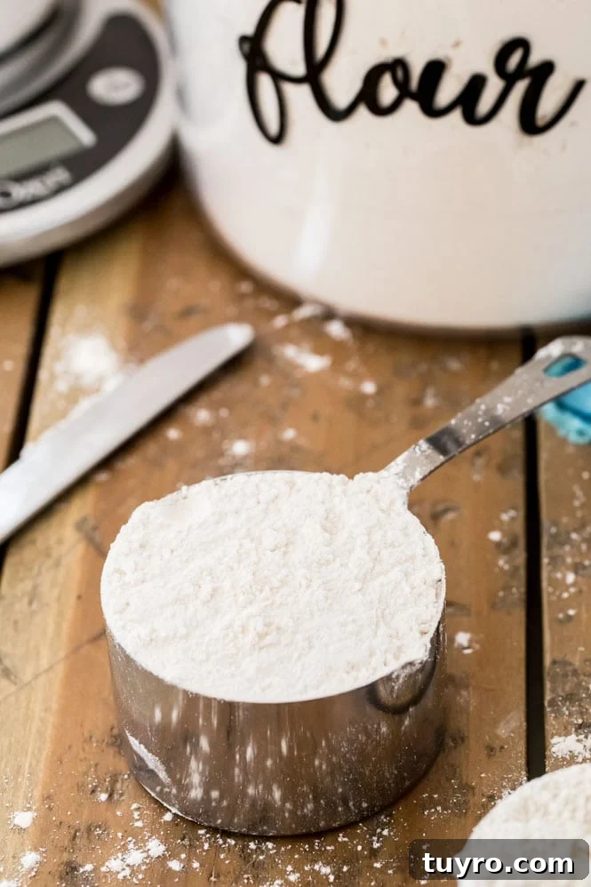 How to Measure Flour Accurately for Perfect Baking Results 5 Flour in a measuring cup