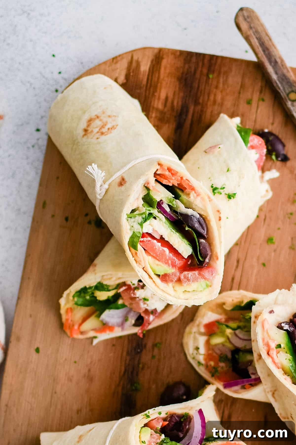 Fresh Vegetable Wrap Recipes for Quick Lunches 4 photo of tortilla wraps with hummus and veggies