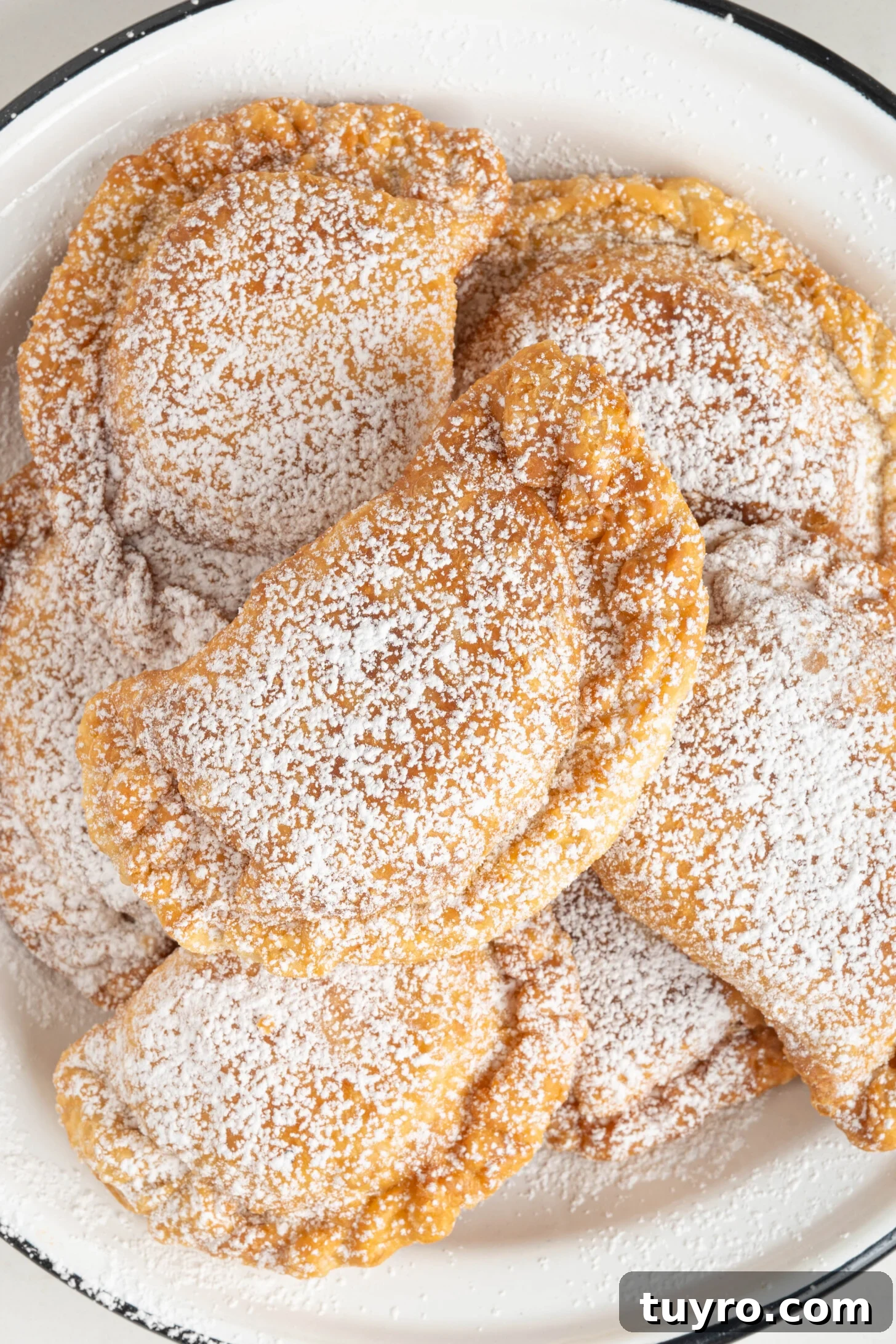 Guava Cheese Empanadas with 5 Ingredients — Quick Sweet Treat 3 guava cheese empanadas on a plate