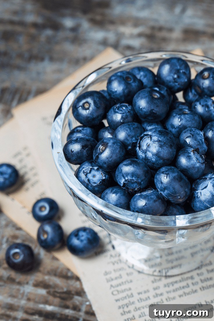 Glass bowl filled with blueberries