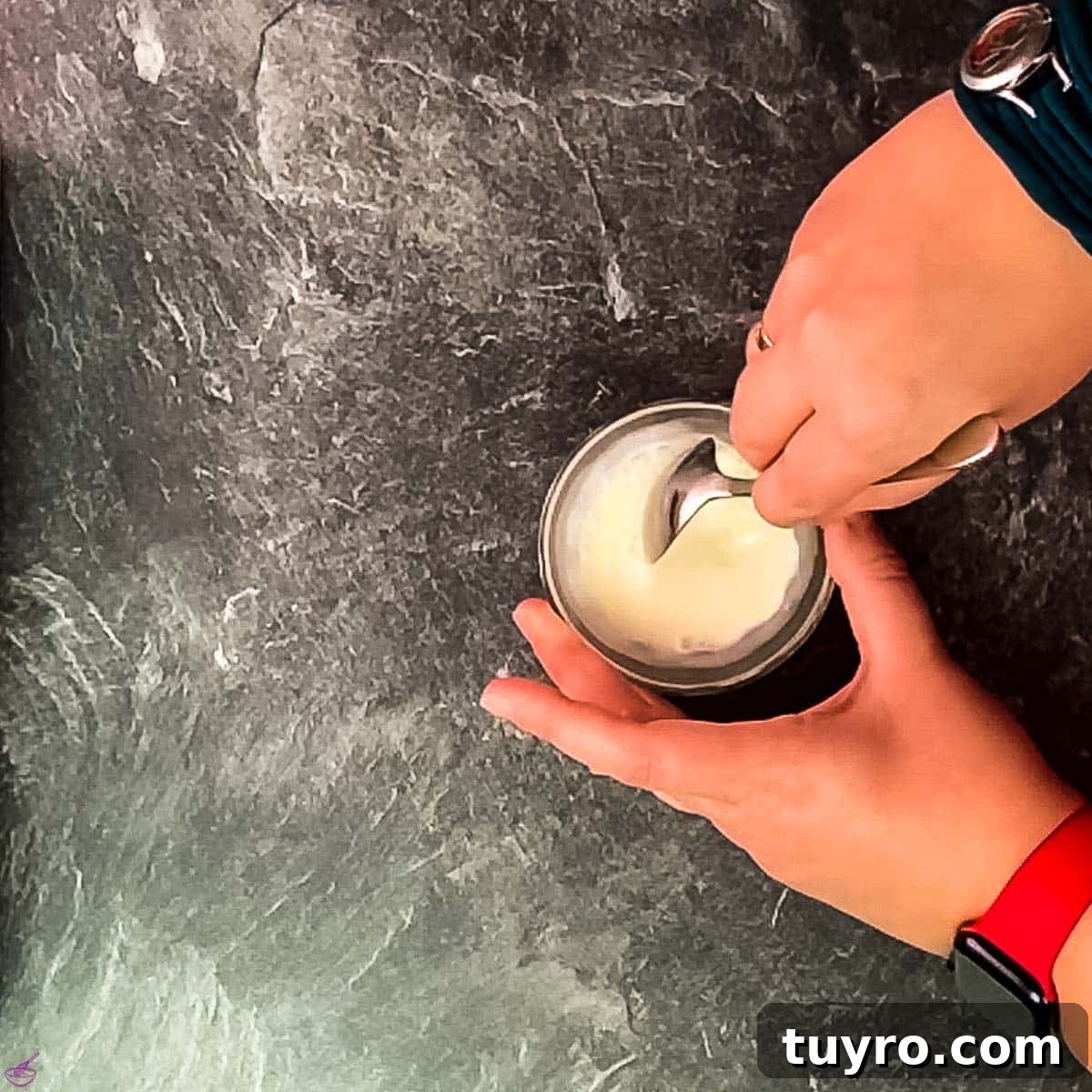 5 Ingredient Chocolate Cornstarch Pudding Recipe 5 Mix the cornstarch with milk until smooth and lump-free.