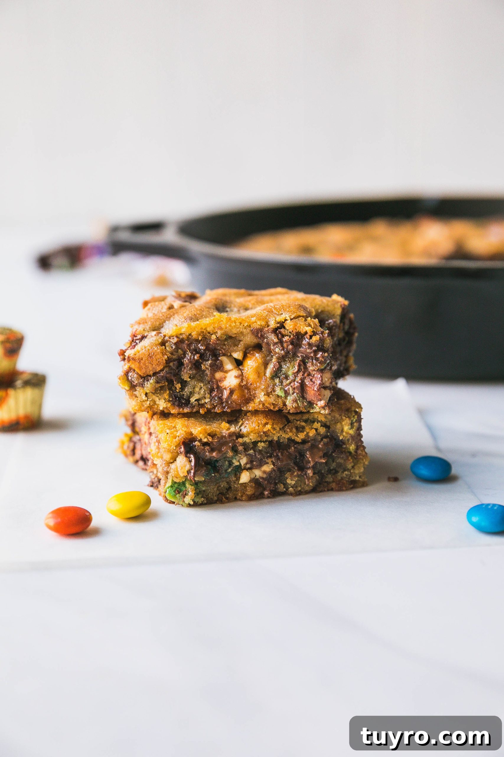 Skillet Cookie Loaded with Candy Bars 4 img 34051 3 scaled