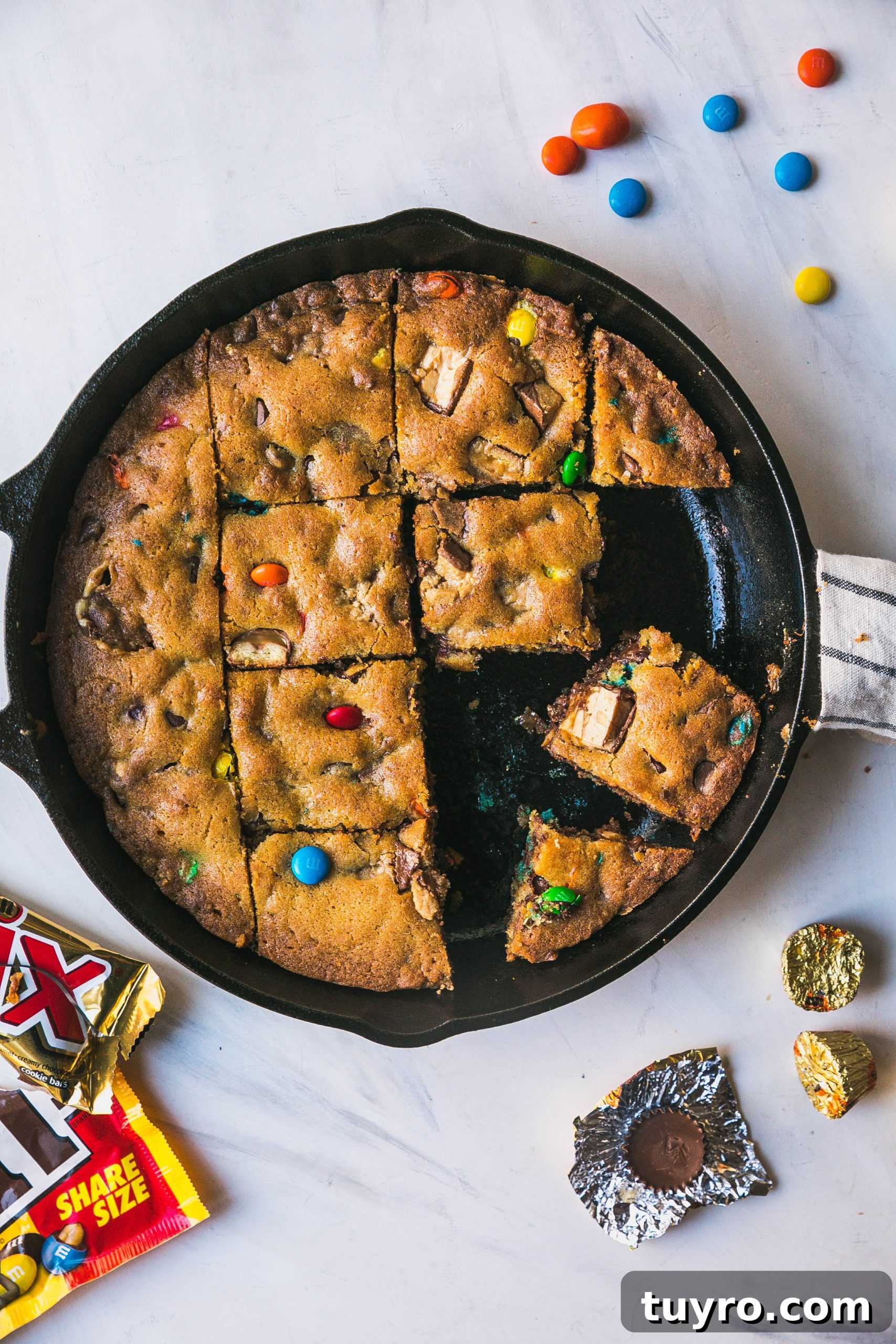 Skillet Cookie Loaded with Candy Bars 7 img 34051 6 scaled