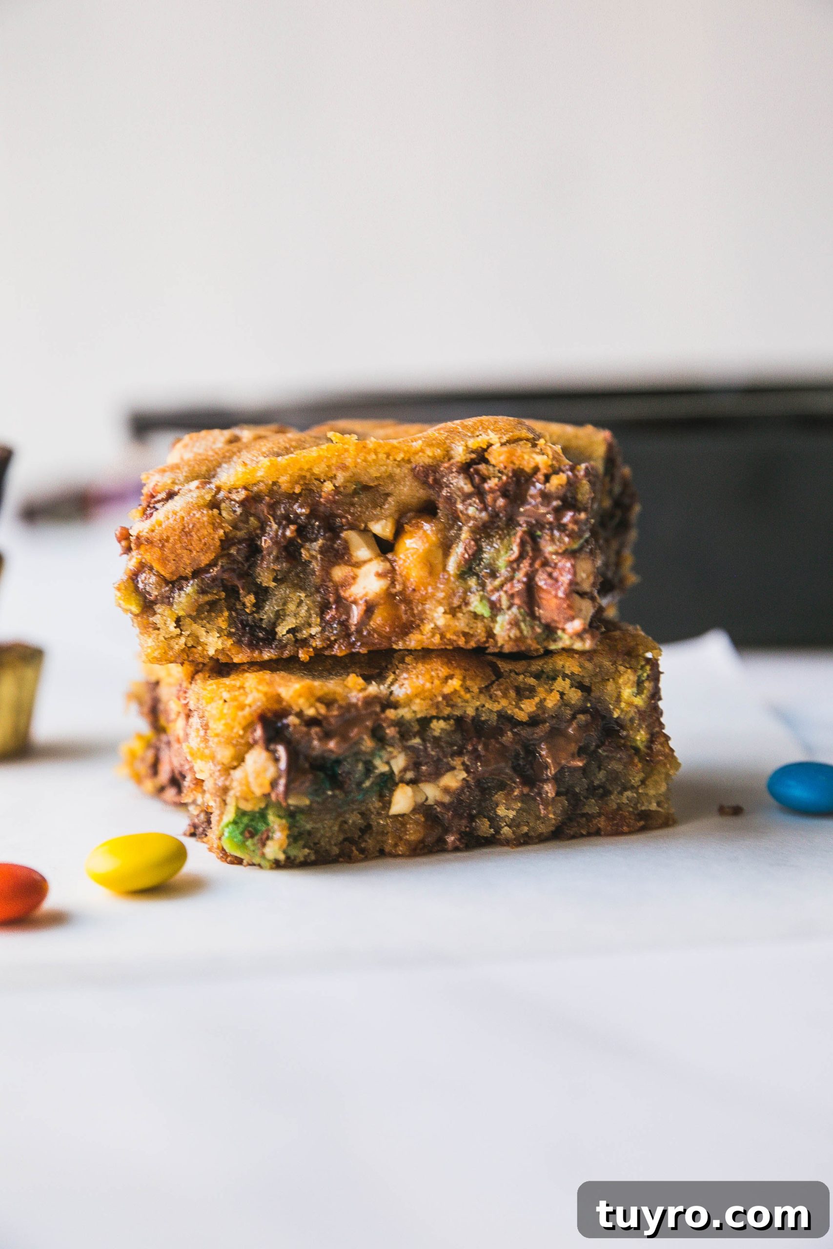 Skillet Cookie Loaded with Candy Bars 8 img 34051 7 scaled