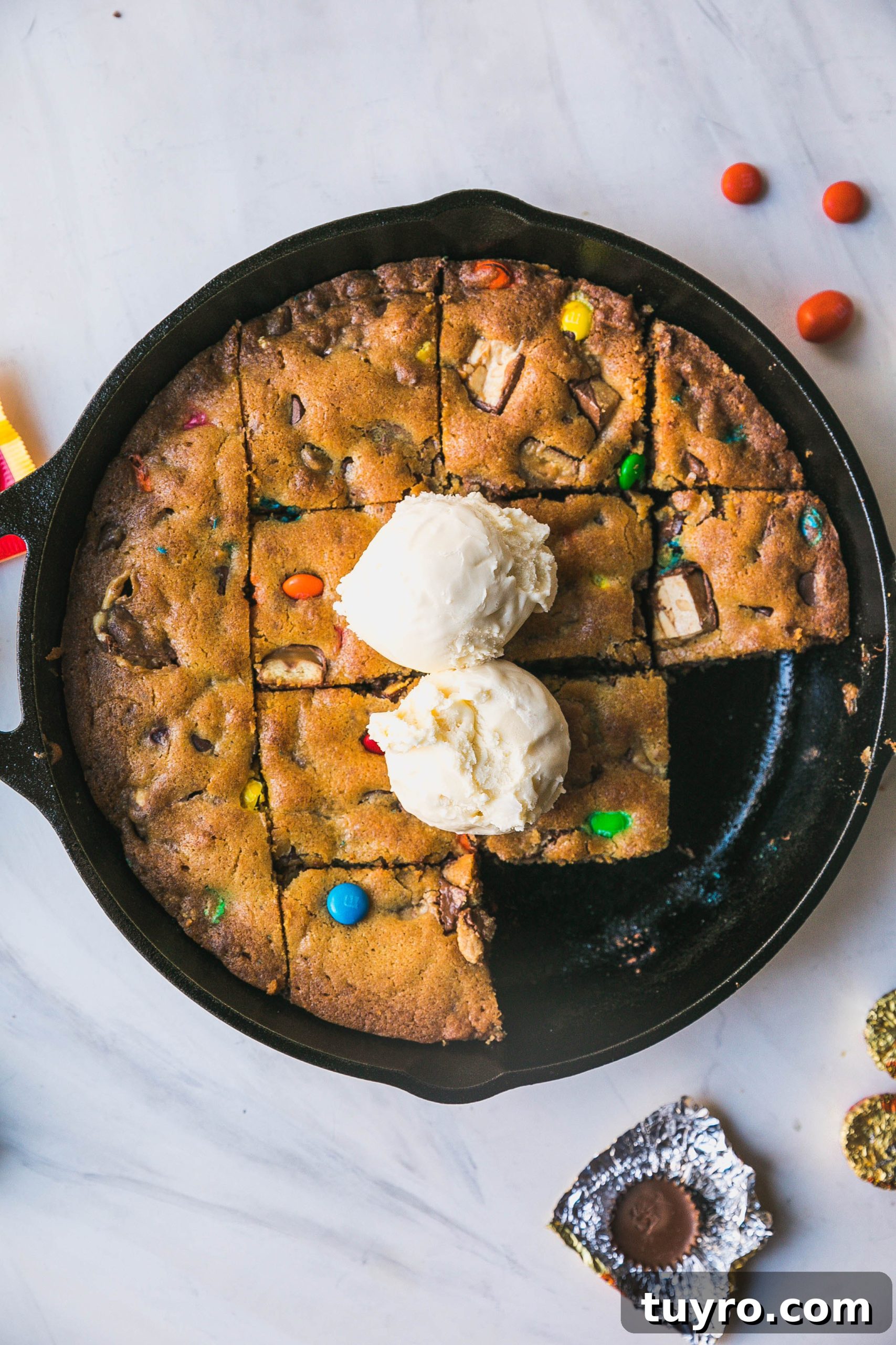 Skillet Cookie Loaded with Candy Bars 9 img 34051 8 scaled