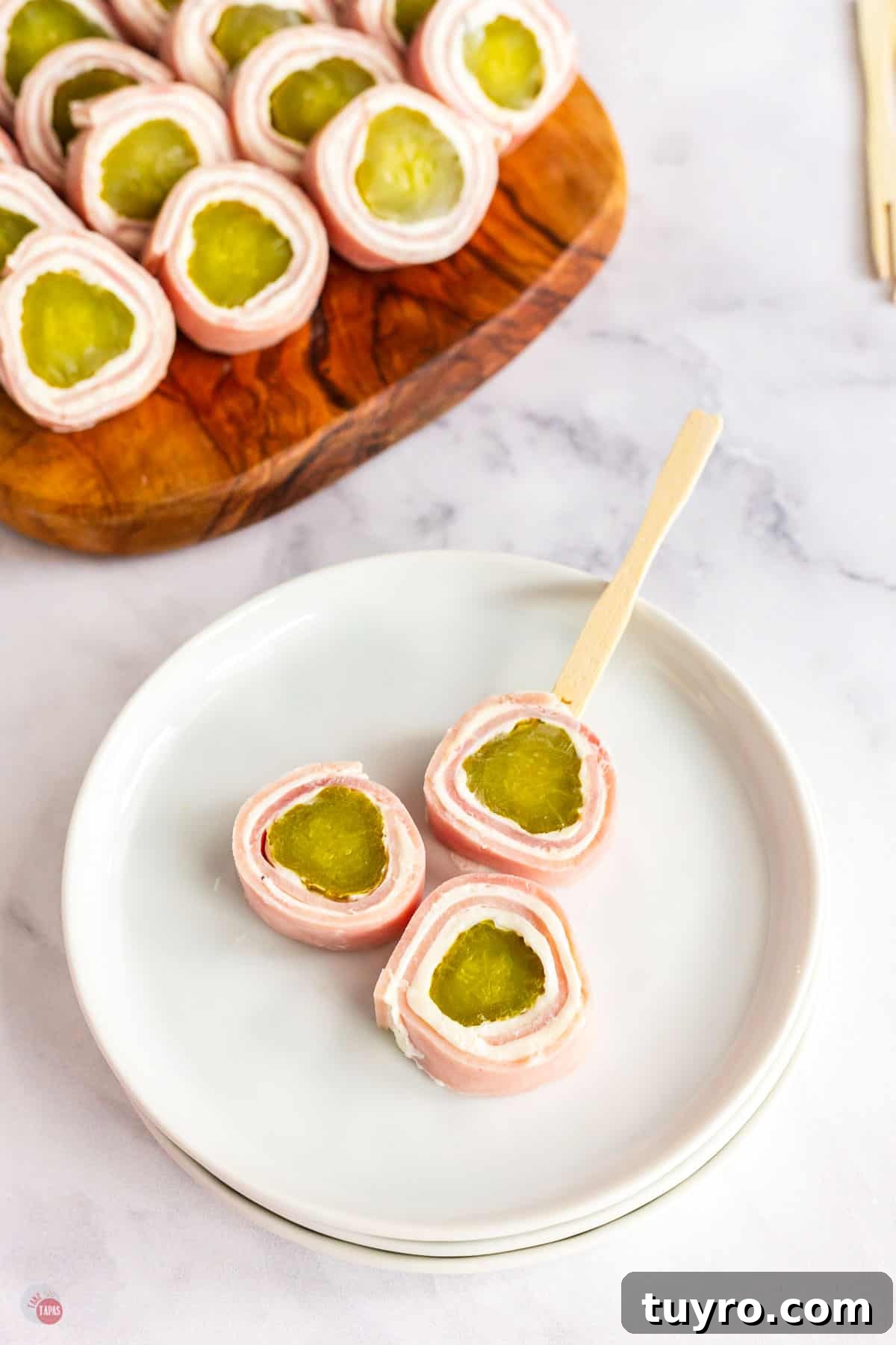 Crunchy Pickle Roll-Ups: Savory Snack Wrap Recipe 8 plate of ham and pickle roll ups