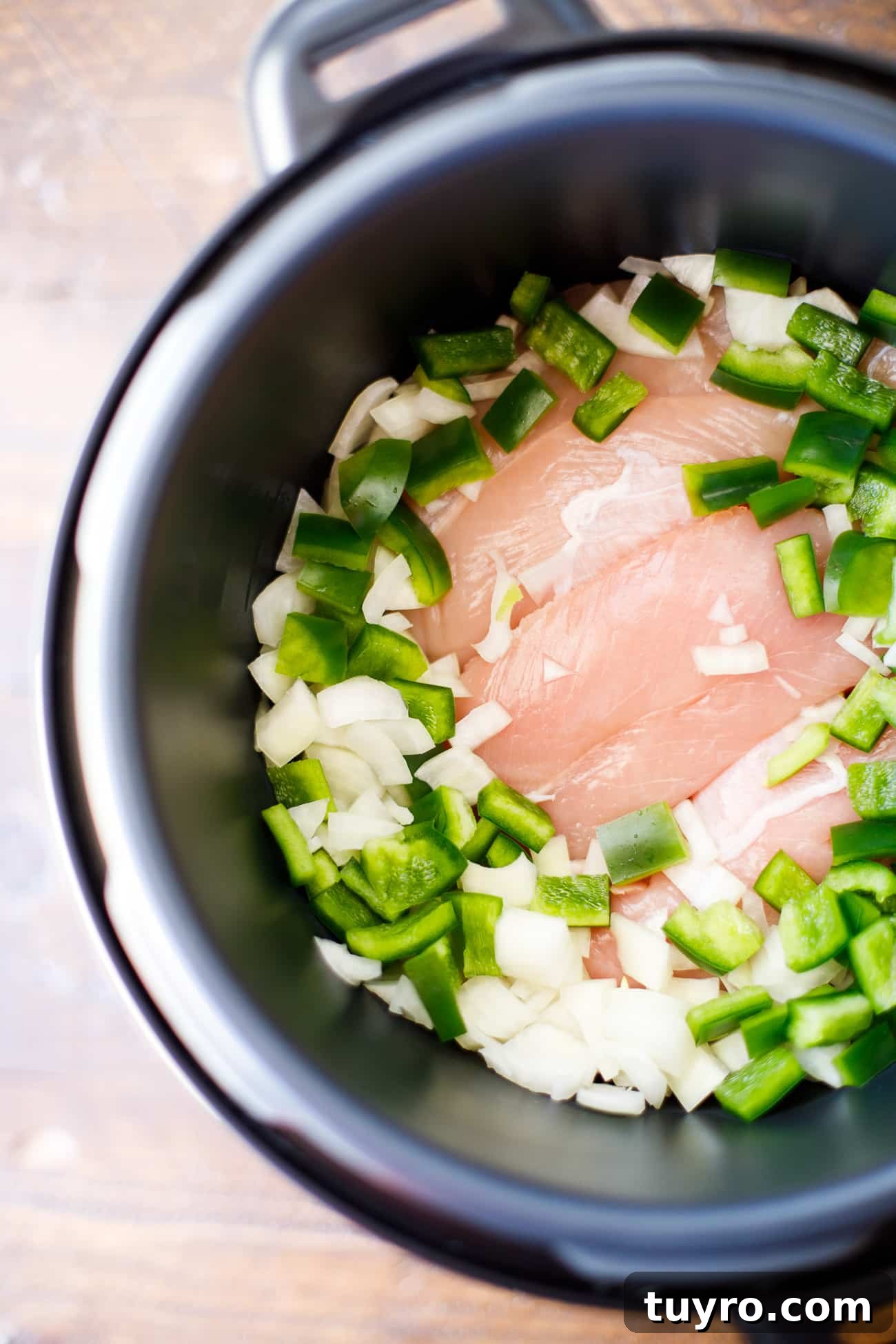 Pressure Cooker Pulled Chicken Recipe - Pulled Chicken Breast - BBQ Pulled Chicken - #PressureCooker #EasyMeals #EasyDinner #PulledChicken #BBQ