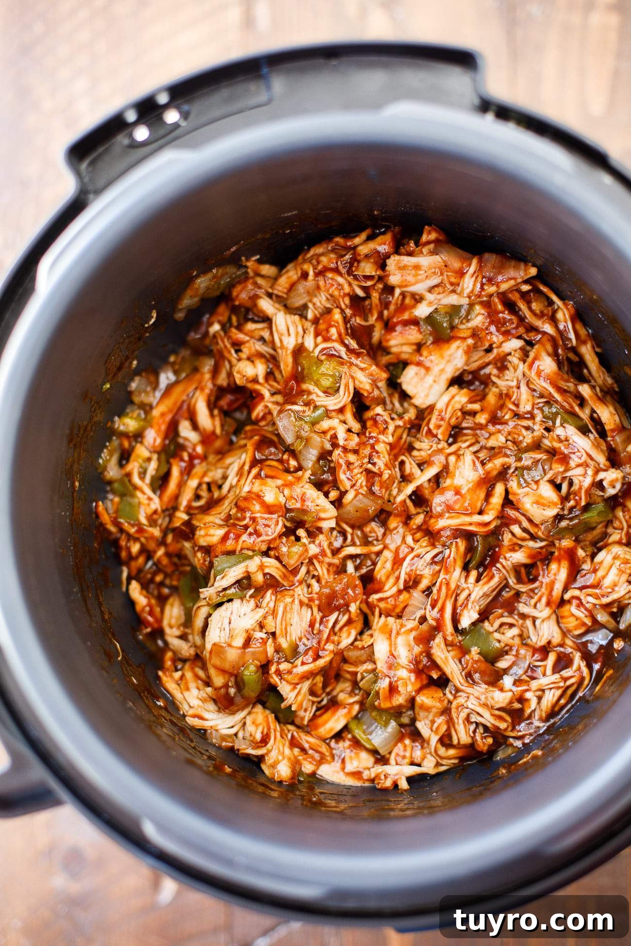 Pressure Cooker Pulled Chicken Recipe - Pulled Chicken Breast - BBQ Pulled Chicken - #PressureCooker #EasyMeals #EasyDinner #PulledChicken #BBQ