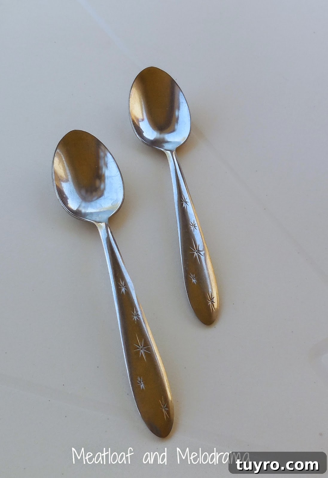 Anthropologie inspired crossed spoon plate stand vintage stainless steel spoons starburst pattern