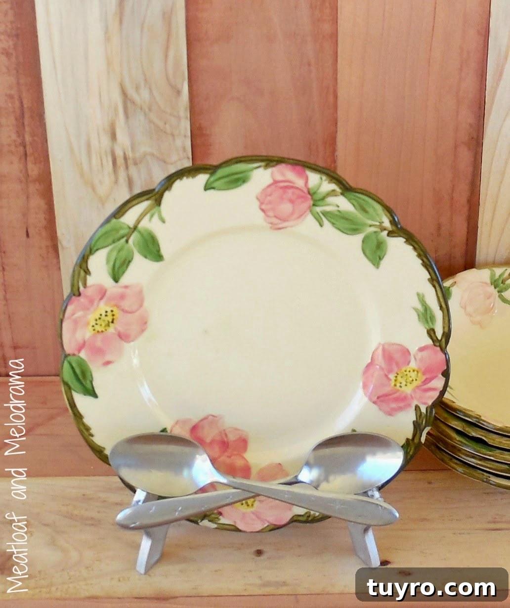 anthropologie inspired retro crossed spoon plate stand vintage desert rose plate in diy crossed spoon plate stand