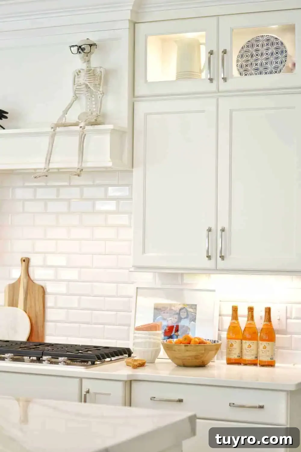 Affordable Fall and Halloween Home Tour: Stylish Seasonal Decor on a Budget 14 halloween decorations in the kitchen