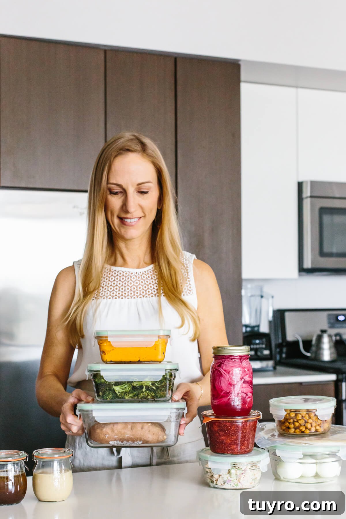 Budget meal prep with healthy meals under $3 Holding containers for budget meal prep