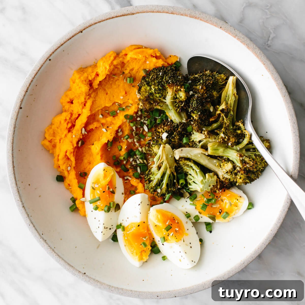 Mashed sweet potato bowl for budget meal prep Smashed sweet potato bowl for a budget meal prep