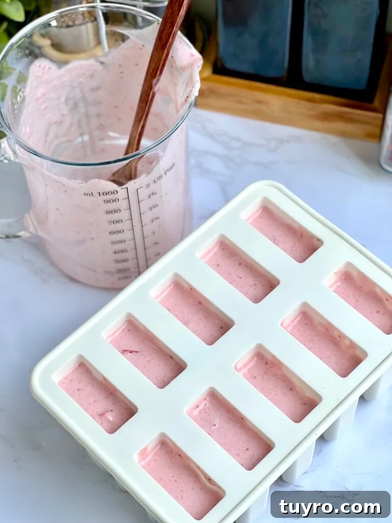 Creamy Strawberry Popsicles Recipe 4 Paletas close-up