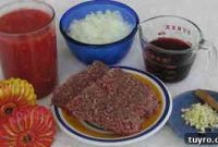 Spaghetti with Classic Greek Meat Sauce (Makaronia me Kima)